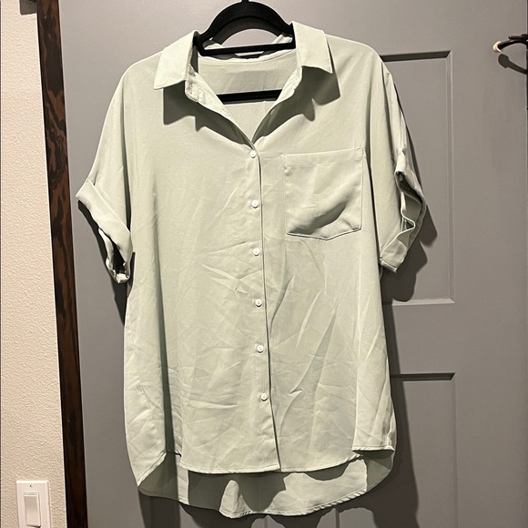 Tops - Light Green Blouse
